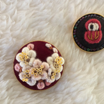 ご注文品 刺繍ブローチ2.5 白梅