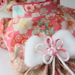 🌸もなかちゃん専用🌸🎍再販ちりめん生地のリボンが可愛いワンコ晴れ着💕〖花柄ピンク〗：（犬服）🎍