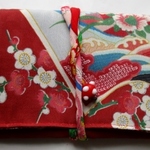 送料無料　絞りと花柄の着物で作った和風財布・ポーチ３２０９