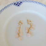 さくら咲く 揺れる花びらのイヤリング