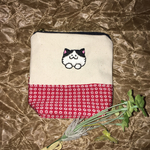 ねこ刺繍の小銭入れ