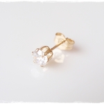CZ4mm　6本爪タイプ　片耳　*14kgf ピアス
