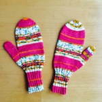 手編みの手袋 (ミトン)