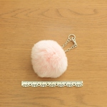 【tanpopo-3様専用】ふわふわラビットファーのバッグチャーム　いちごミルク色
