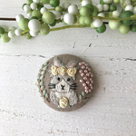 【ブローチorヘアゴムorパッチンピン】うさぎ刺繍　  ミルクティb