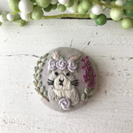 【ブローチ　or　ヘアゴム】うさぎ刺繍　 グレーb