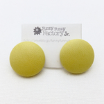 レザーボタンピアス/マスタード