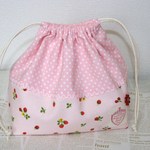 お弁当袋（巾着袋）☆いちご（ピンク）