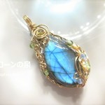 ラブラドライトペンダント（ワイヤーアートジュエリー☆ワイヤーアクセサリー☆ワイヤーラッピング天然石ネックレス）