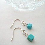 感謝価格！再々販１粒ターコイズキュービックシンプルピアス＆イヤリング