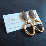Oval ringピアス ～ライトグレー～