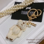 再販148❣【♡1900人気作品🎄】ホワイトBear/サンタクロースBearのイニシャル付きバッグチャーム/キーホルダー/パール春夏プレゼント/刻印ミモザ揺れるゆらゆら       
