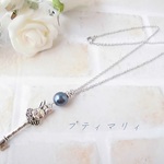 ＊アリスウサギ＊鍵とチェコパールのシンプルネックレス