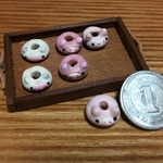 ミニチュア 子ブタドーナツ