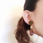 チェコビーズとベロアボールの可愛いピアス【イヤリング】