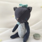 グレーの子猫さん。