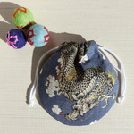 ミニ巾着　龍と桜花　ブルーグレー　御守り　小物収納　プレゼントにも