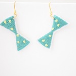 大人リボンの刺繍ピアス（ミントグリーン×黄緑ドット）