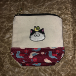 ねこ刺繍の小銭入れ
