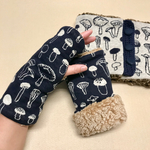 [しいたけの母様オーダー品] きのこ柄＋ふわふわシープボアのネックウォーマー&ハンドウォーマー