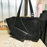 黒ヌメ革と薔薇型押し トートバッグ 牛革バック  ハンドバッグ