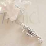 タツノオトシゴのアロマネックレス Seahorse Lava stone diffuser Necklace 