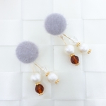 〈 初売り価格500yen💓〉フェイクファー×ダブルピアス(2Way)(定形外郵便無料)