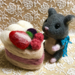 羊毛フェルト ブラックハムスターとケーキセット