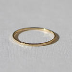 Hammered finish ring /  K18