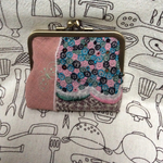 ミナペルホネンハギレ使用  お財布 skyful  ちょうちょ  刺繍 sale