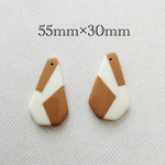 importアクリルバイカラーデザインチャーム ベージュ×ホワイト 2個入り