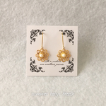 パールと透かしフラワーのピアス・イヤリング♡フック タイプ♡シルキー アイボリー