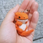 おチビ♡フトアゴヒゲトカゲ　ストラップ　羊毛フェルト