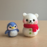 ぷっくりほっぺの白熊くんとミニペンギンちゃん