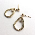 ☆新作sale☆ゴールドドロップピアス