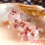 金の手のネコちゃん♪