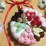 「tippiさまオーダー品♪」yumiko**フェルト☆バラエティ♪リースケーキ（直径２０センチ♪）
