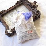 青い鳥＊ラベンダーサシェ＊アンティーク＊手刺繍レース＊貝ボタン＊パール
