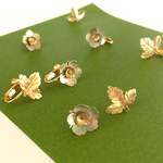 【受注制作】いちごの花のピアス(イヤリング変更可)
