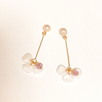☆シールピアス☆白い花びらのピアス
