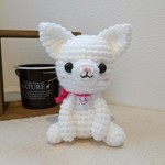 鈴のついた白猫ちゃん