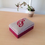【SALE♥50％OFF】CLASSICシリーズ・刺繍　小物入れ ①　
