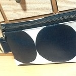 大：リールキーケース ラミネート メガドット。黒。