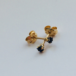 14kgf✳︎極小✳︎サファイアの一粒ピアス