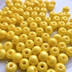 ９ｇ～チェコシードビーズ　黄色パール３、５～４ｍｍ