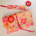 可愛い花々の模様の御朱印帳入れ　（送料無料）