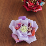 薄紫×古典一越ちりめん　庚申バラのブローチクリップ髪飾り　卒業・入学・お祝いに