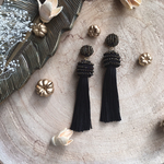 《再販》♪送料無料♪【Jellyfishシリーズ】ビーズ刺繍×絹糸タッセルのピアス(イヤリング)／ブラック