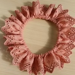 コットンレースのスプリングシュシュ