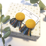 コロンとマスタードのフリンジピアス